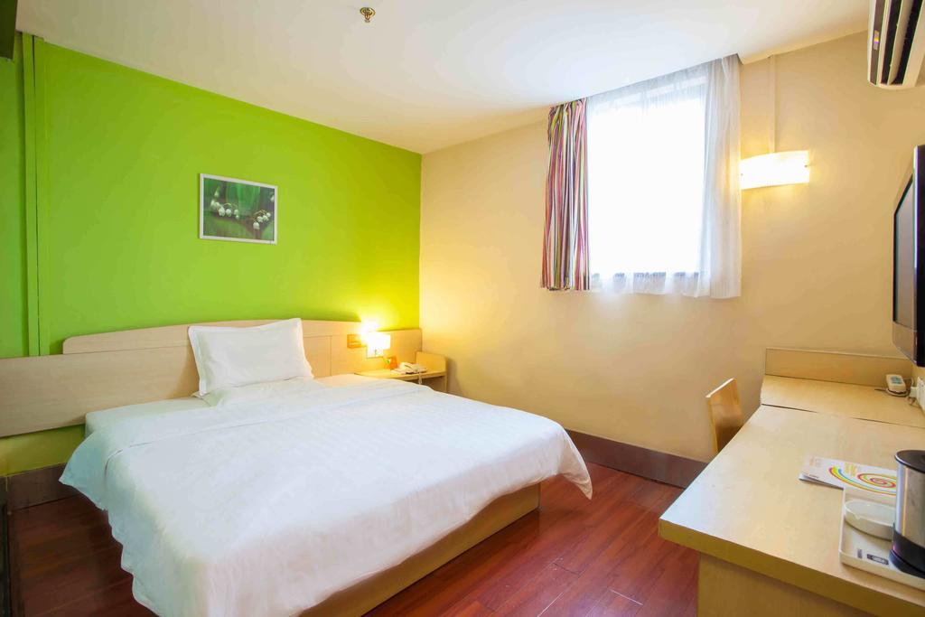 7Days Inn Guangzhou Shijing Jinbi Xincheng Room photo