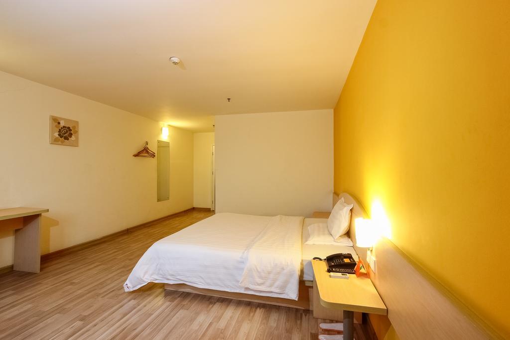 7Days Inn Guangzhou Shijing Jinbi Xincheng Exterior photo